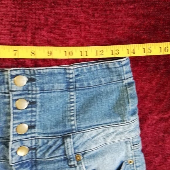 Forever 21 High Waisted Button Front Denim Shorts Size 29 - Picture 4 of 8